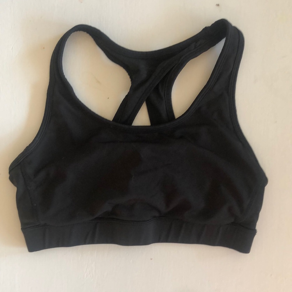 black sports bra